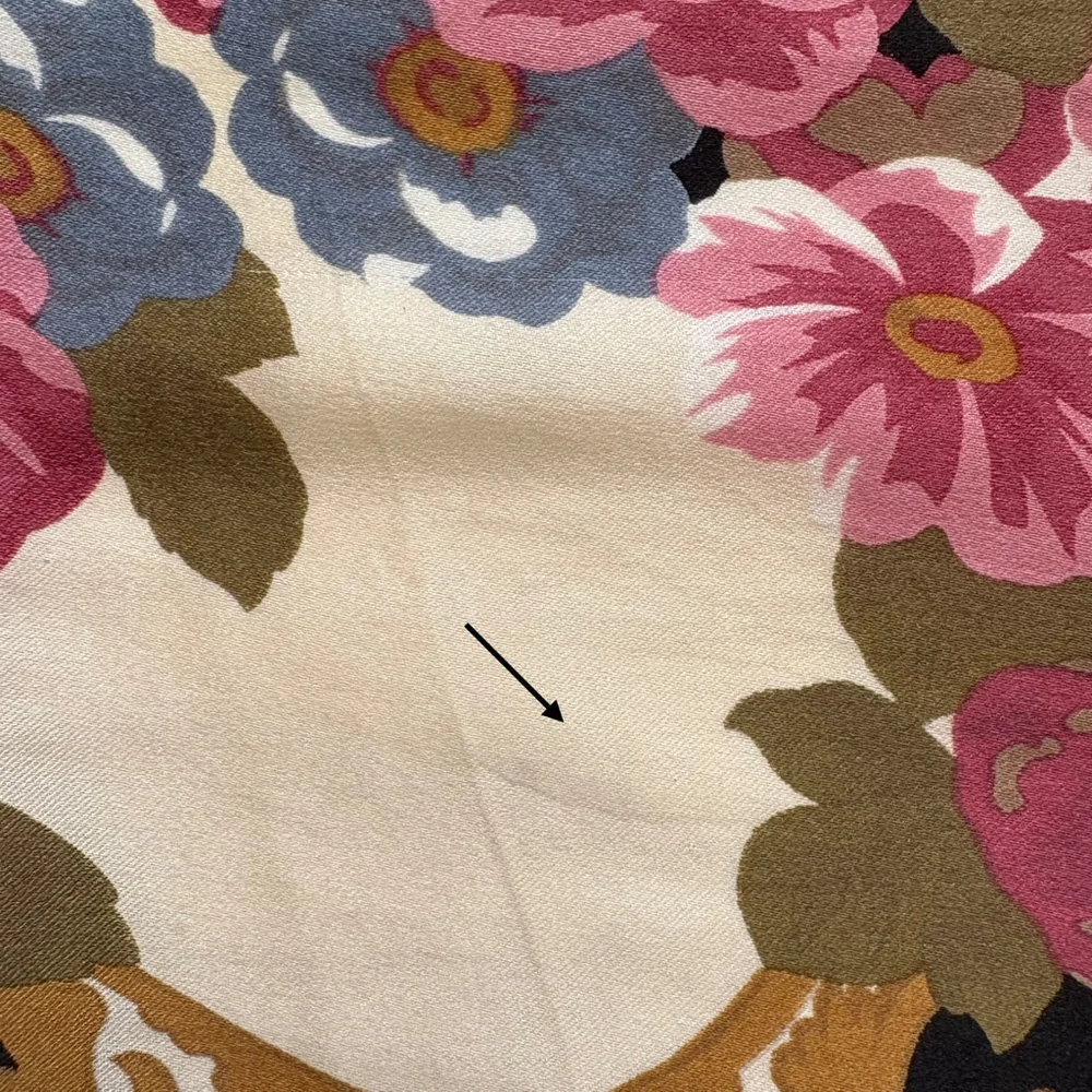 Vintage 80s Cream Floral Rose Bouquet Scarf